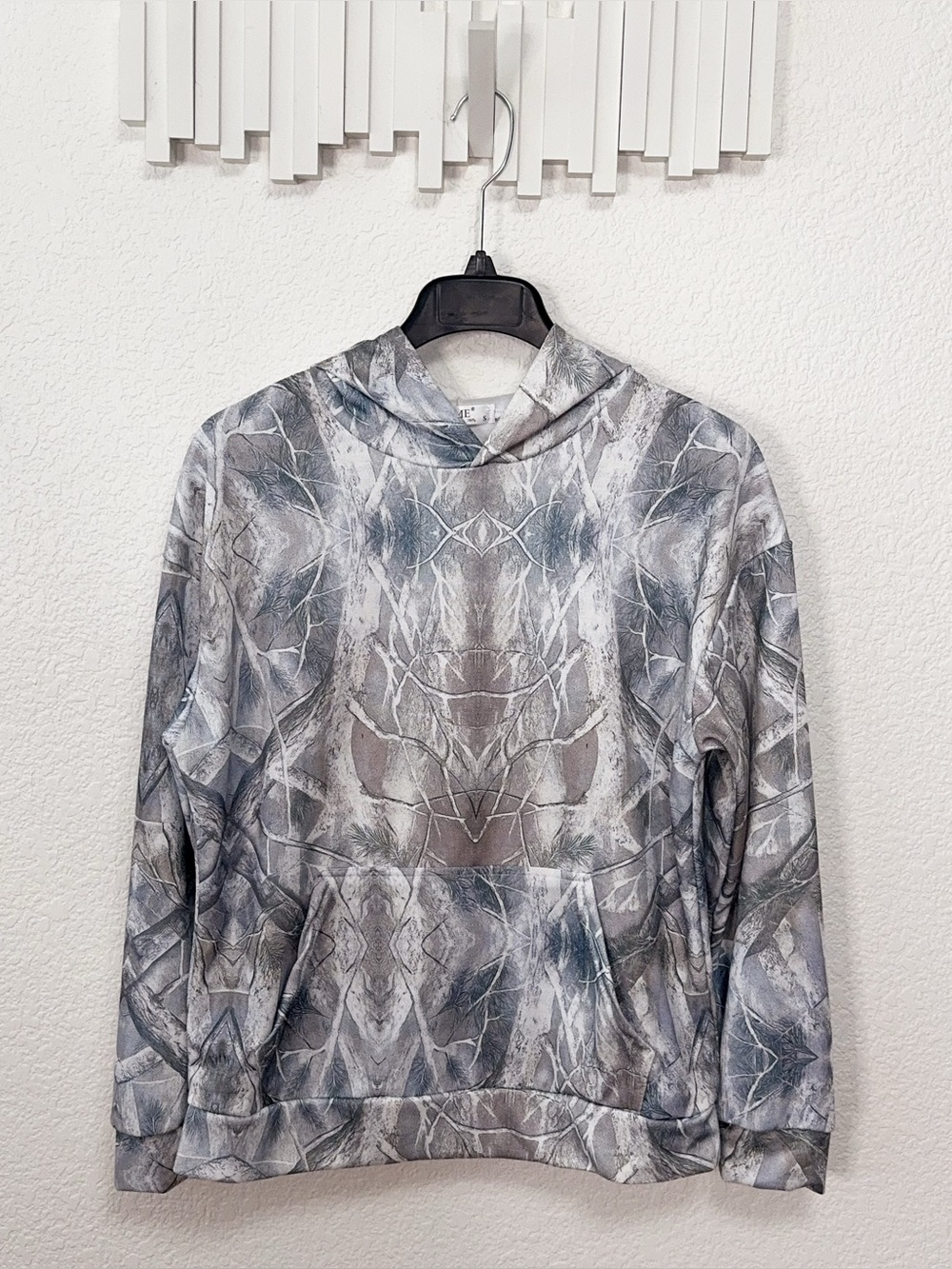 Gray Abstract Snakeskin Print Lightweight Pullover Hoodie